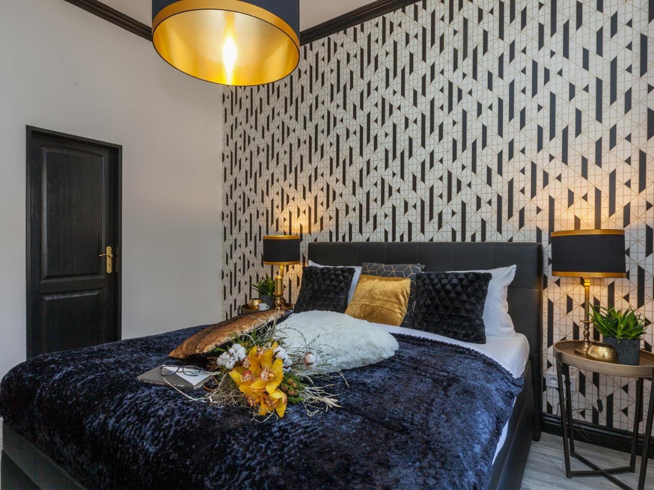 Golden Prague Rooms Exterior photo